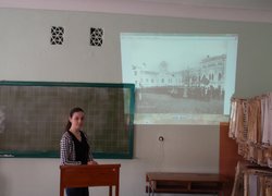А на очах бринить сльоза…