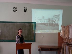 А на очах бринить сльоза…