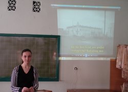 А на очах бринить сльоза…