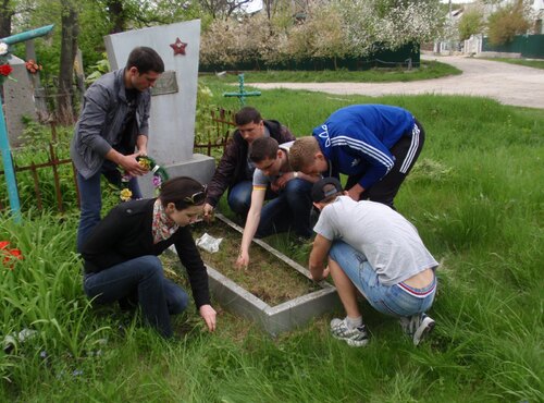 Схиляємо голови перед подвигами наших пращурів