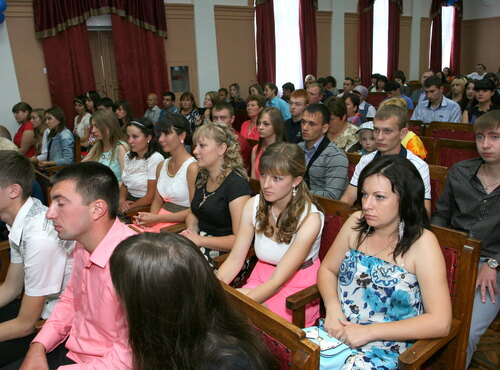 І світлі мрії, й мить прощання сплелися у єдиному танку