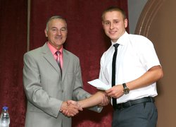 І світлі мрії, й мить прощання сплелися у єдиному танку