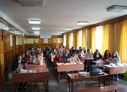 Дискусійний клуб факультету менеджменту на тему «Менеджер – це рульовий у бурхливому океані світової економіки»