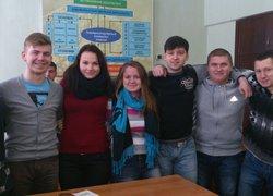 «Обійми цінні, вони – монетки скарбнички сенсу життя»