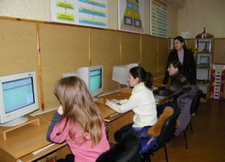 Учасники І етапу Всеукраїнської студентської олімпіади зі спеціальності „Облік і аудит”  виконують тестові завдання