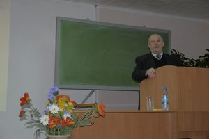 Учасників семінару  вітає  завідувач кафедри, доктор економічних наук, професор Уланчук В.С.