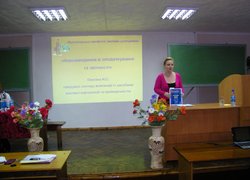 З нововведеннями в оподаткуванні усіх учасників ознайомлює завідувач сектору взаємодії із засобами масової інформації та громадськістю Уманської державної податкової інспекції Н.С. Ожогіна