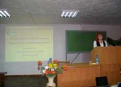 Начальник відділу по взаємодії з роботодавцями Уманського міського центру зайнятості Якимович Т.В. дає поради щодо працевлаштування