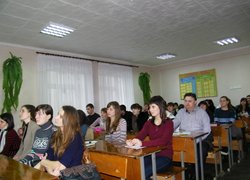 Учасники  науково-практичного семінару зацікавлено слухають доповідачів
