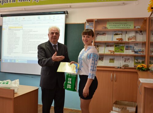 Вітаємо переможців Всеукраїнського конкурсу студентських наукових робіт, що відбувся на кафедрі економіки Уманського національного університету садівництва, з  напряму "Економіка сільського господарства і АПК"