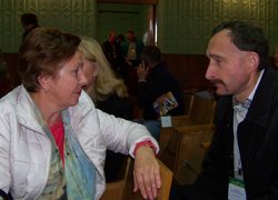 Жвава дискусія професора Тетяни Кондратенко (Інститут садівництва НААН) з доцентом Володимиром Майбородою (УНУС)