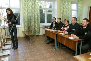 Робота журі під час конкурсу з післясадивного обрізування садженців
