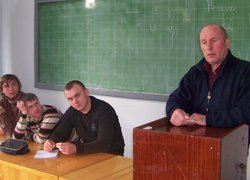 Голова ФГ «Яніс» Анатолій Чорний на зустрічі зі студентами наукового гуртка садівництва і виноградарства