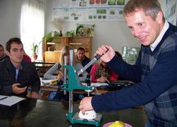 Щільність м'якоті плодів груші визначає магістрант Андрій Черних