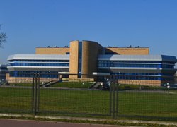 Модерні навчальні корпуси університетського містечка Варшавського природничого університету