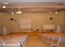Таких лекційних аудиторій на факультеті декілька