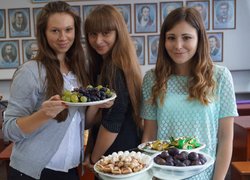 Набуття практичних навичок з оформлення фуршетного столу