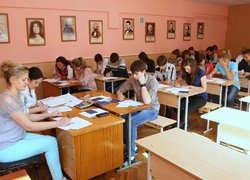 Студенти-першокурсники факультету економіки і підприємництва підкорили свою першу наукову вершину