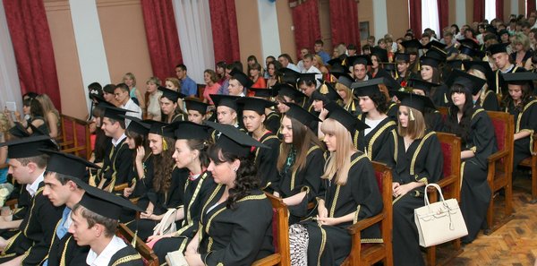 І гіркота прощання миті труїла радість відчуттів…