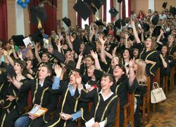 І гіркота прощання миті труїла радість відчуттів…