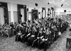 І гіркота прощання миті труїла радість відчуттів…
