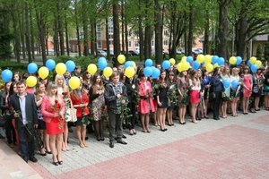 І звичний звук дзвінка нам сповіщав нове життя…