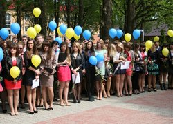 І звичний звук дзвінка нам сповіщав нове життя…