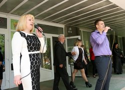 І звичний звук дзвінка нам сповіщав нове життя…