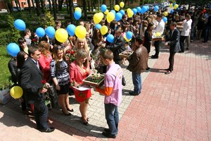 І звичний звук дзвінка нам сповіщав нове життя…