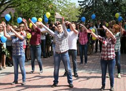 І звичний звук дзвінка нам сповіщав нове життя…