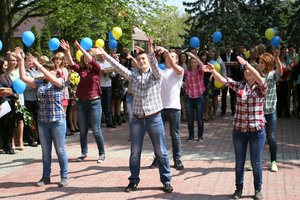 І звичний звук дзвінка нам сповіщав нове життя…