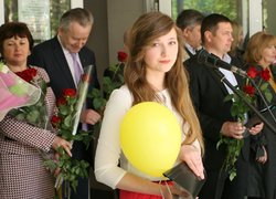 І звичний звук дзвінка нам сповіщав нове життя…