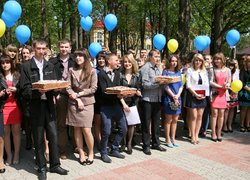 І звичний звук дзвінка нам сповіщав нове життя…