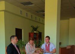 Першокурсникам факультету економіки і підприємництва вручили головний документ студента