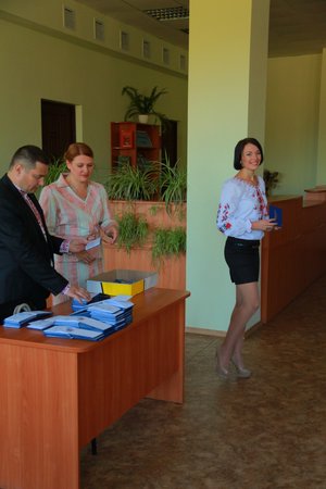 Першокурсникам факультету економіки і підприємництва вручили головний документ студента