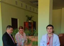Першокурсникам факультету економіки і підприємництва вручили головний документ студента