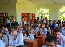 Першокурсникам факультету економіки і підприємництва вручили головний документ студента