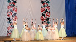 Танцювальний вернісаж творчих колективів Уманського НУС
