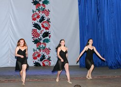 Танцювальний вернісаж творчих колективів Уманського НУС