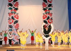 Танцювальний вернісаж творчих колективів Уманського НУС