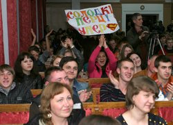 Сміх продовжує життя