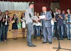 Сміх продовжує життя