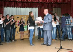 Сміх продовжує життя