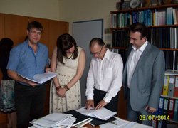 З магістерськими та докторськими роботами, особливостями їх написання знайомить професор Willibald Loiskandl