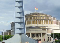 Біля Зали Століття у Вроцлаві 2