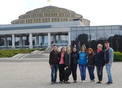 Біля Зали Століття у Вроцлаві