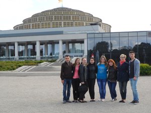 Біля Зали Століття у Вроцлаві