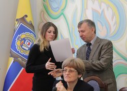 Ковбаса В.М. вітає з нагородою Берекелю Аліну