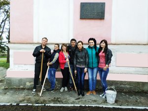Приємно жити у світі, наповненому добром і  теплом, коли тебе оточують квіти