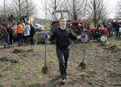 Яблуневому саду Уманського НУС цвісти!